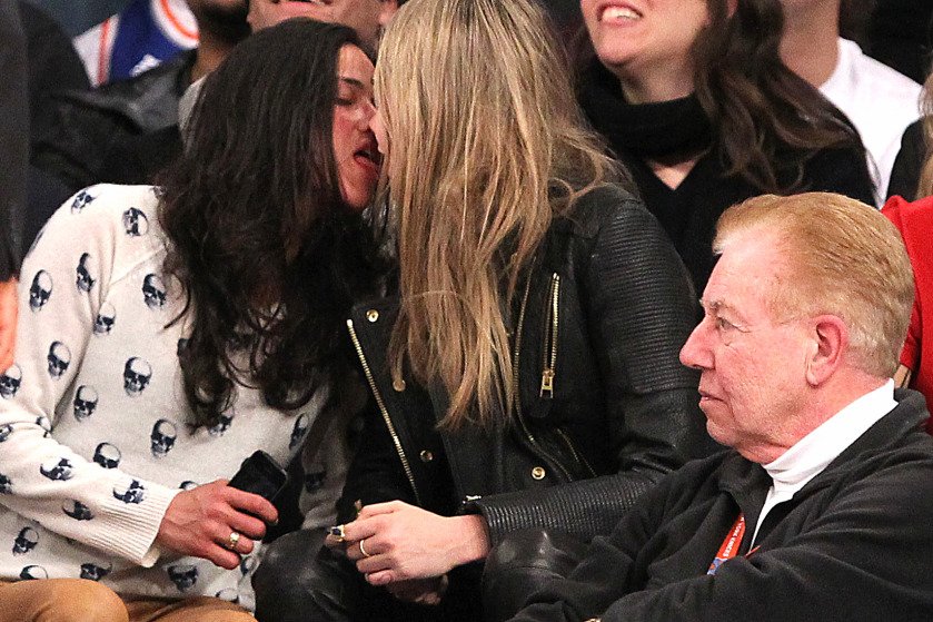 Cara Delevingne-michelle rodriguez-kiss-beso4