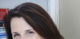 Georgia Beers: «El cumplido que más me hacen mis lectoras es que se sienten identificadas con mis personajes porque son reales» Georgia Beers es una escritora de ficción lésbica. Novela lésbica. Entrevista con Georgia Beers.