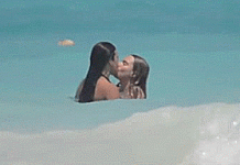 Michelle Rodriguez y Cara Delevingne: sol, playa y amor