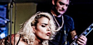 Vinila von Bismark, a lo Beatrix Kiddo en su nuevo videoclip