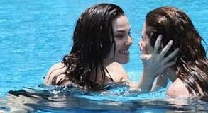 Las fans de Clarina siguen incendiando las redes con su indignación