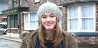 El nuevo personaje lésbico de ‘Coronation Street’ renueva por un año más