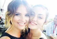 Phoebe Tonkin y Shelley Henning: unas amigas muy curiosas