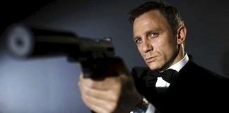 Un momento… ¿James Bond luchará contra una lesbiana?