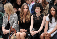 Cara Delevingne y Annie Clark, juntas en la London Fashion Week