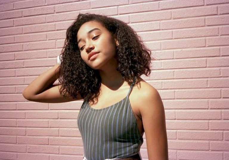 La Actriz De Los Juegos Del Hambre Amandla Stenberg Sale Del Armario Como Bisexual Hay Una