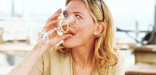 Cate Blanchett Da%CC%81ndose A La Bebida, Hay una lesbiana en mi sopa