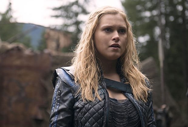The 100 -- "Bodyguard of Lies" -- Image: HU214B_0006 -- Pictured: Eliza Taylor as Clarke -- Photo: Cate Cameron/The CW -- ÃÂ© 2015 The CW Network, LLC. All Rights Reserved