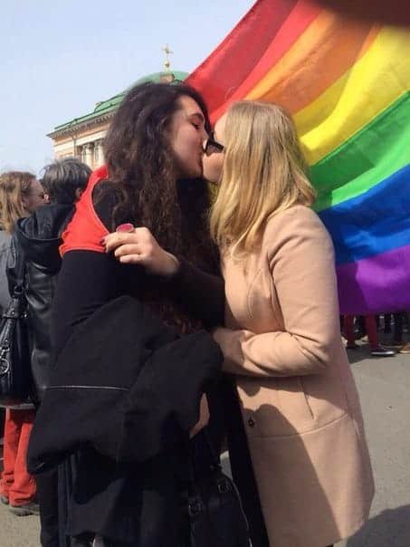 Russian Rainbow6, Hay una lesbiana en mi sopa