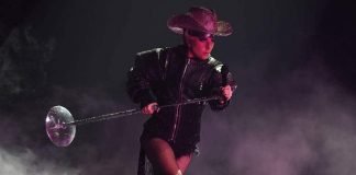 Lady Gaga viste Barcelona de arcoiris