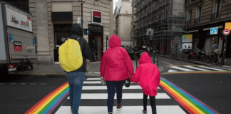 Los pasos de cebra arcoíris de París serán permanentes