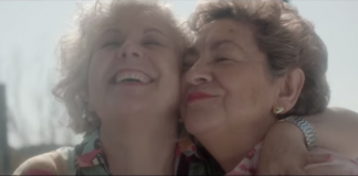 El guiño lésbico en el video de ‘Una lluna a l’aigua’