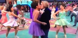 El clásico desfile de Acción de Gracias de Macy’s nos regala un beso entre dos chicas