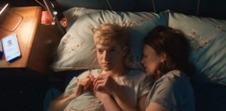 ‘Feel good’ no es la comedia romántica que nos prometieron (y tampoco pasa nada)