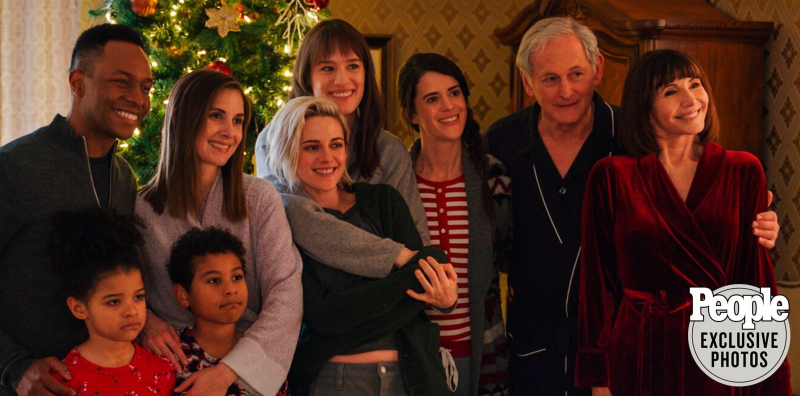 Primeras fotos de 'Happiest Season', con Kristen Stewart y Mackenzie Davies