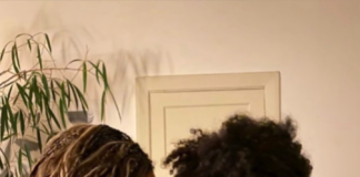 Las actrices Lucy Grace Barrett y Aisha Dee, ¿juntas?