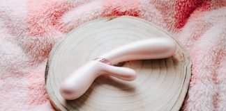 Hot Lover es el vibrador que se calienta tanto como tú