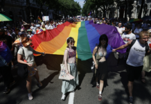 Orgullo sí, pero no mucho